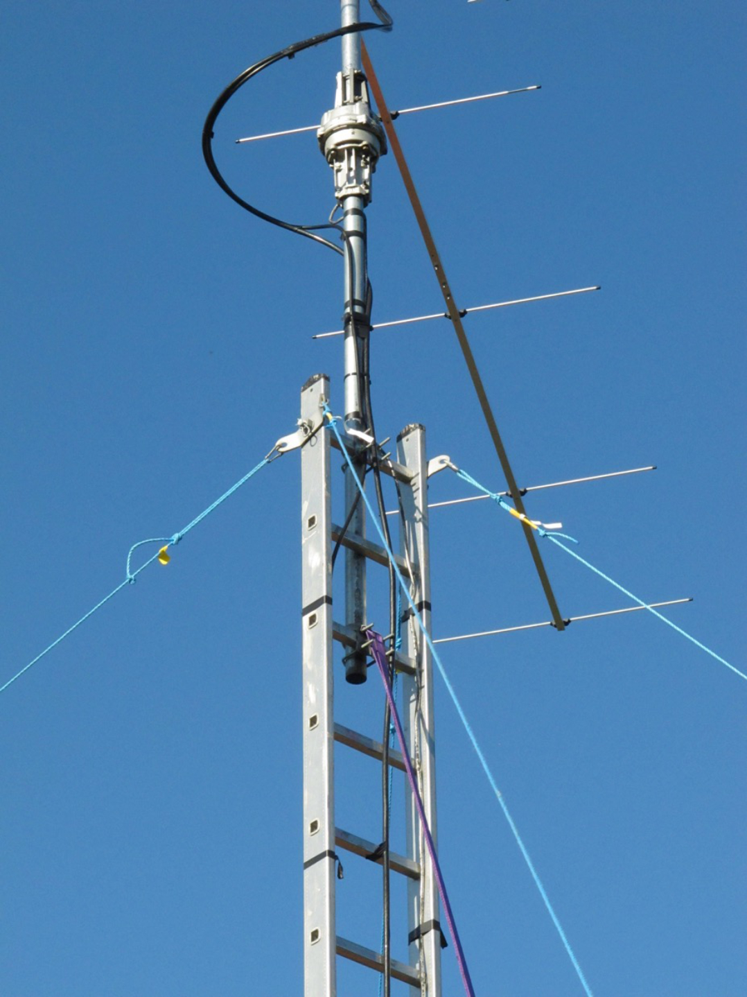 brickworks-antenna-mast