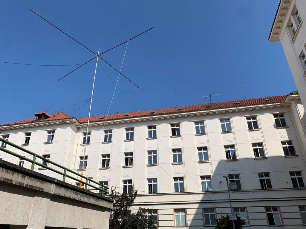 Large antenna in the car park at YOTA 2024