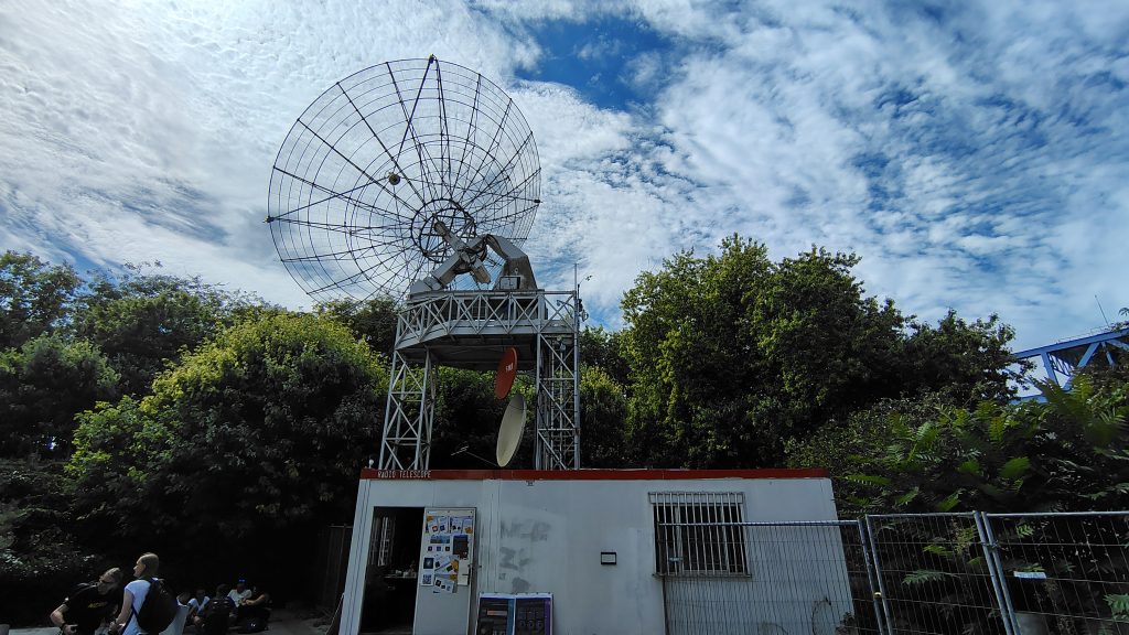 F6KLO, an amateur radio club with an EME station